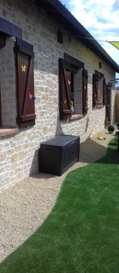 Au Gue Du Bois Neuville-du-Poitou Exterior foto